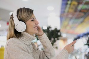 Improving Customer Experience with Personalized Voice Cloning and Queue Management